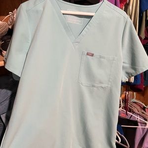 Womens Figs size L sea glass top